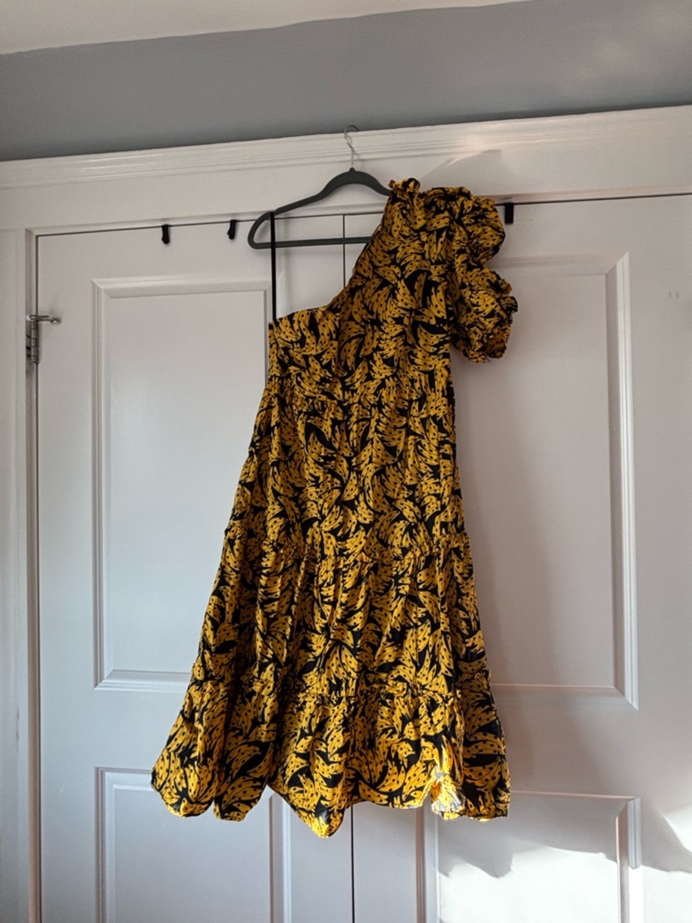 FARM Rio Yellow & Black One-Shoulder Ruffle Dress